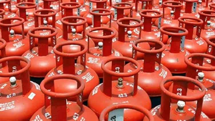 Ogra Slashes Lpg Price By Rs7 51 Per Kg