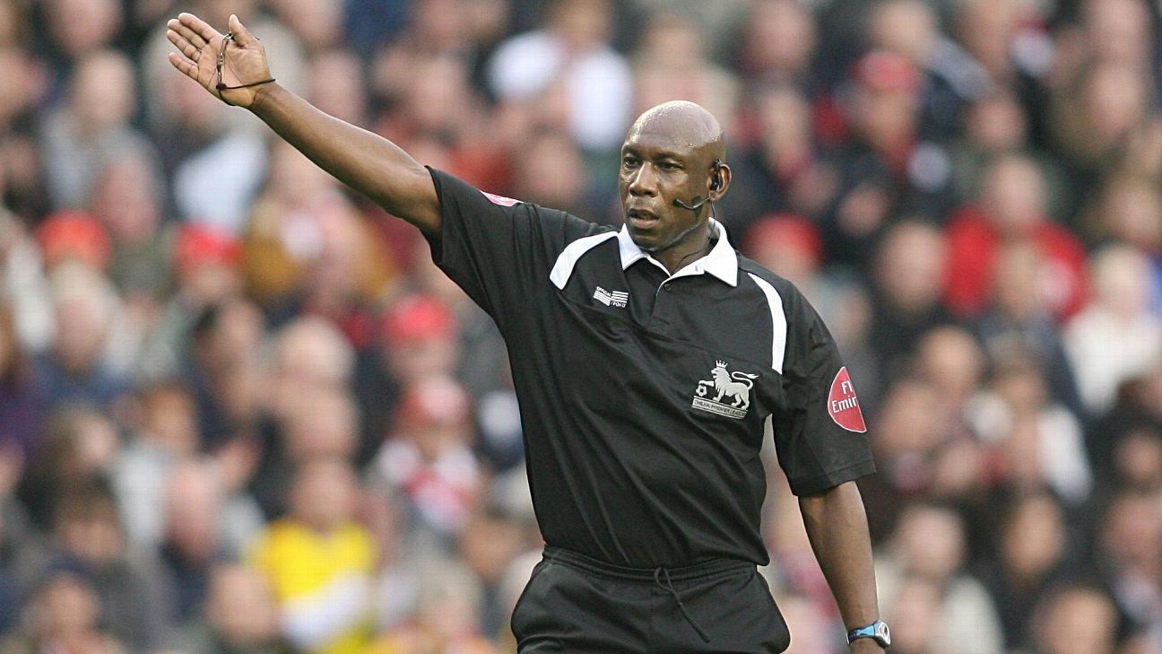 Trailblazing Prem ref Uriah Rennie dies aged 65