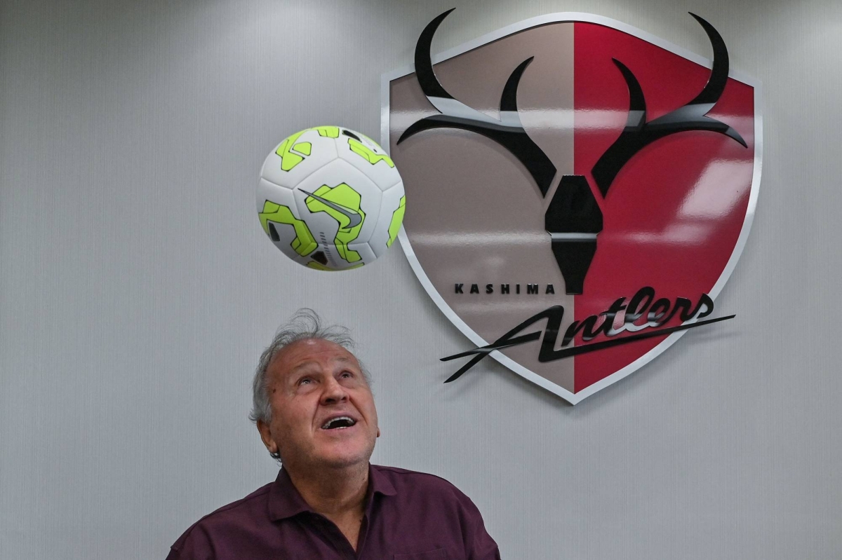 Zico warns Japanese players not to follow Brazilians into transfer trap