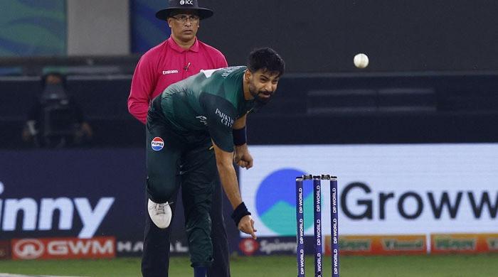 Fans question Agha's decision to give last over to 'expensive' Haris Rauf