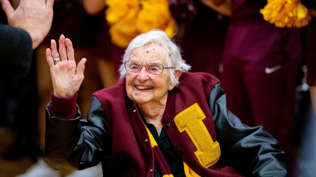 Loyola Ramblers chaplain Sister Jean announces retirement due to health concerns