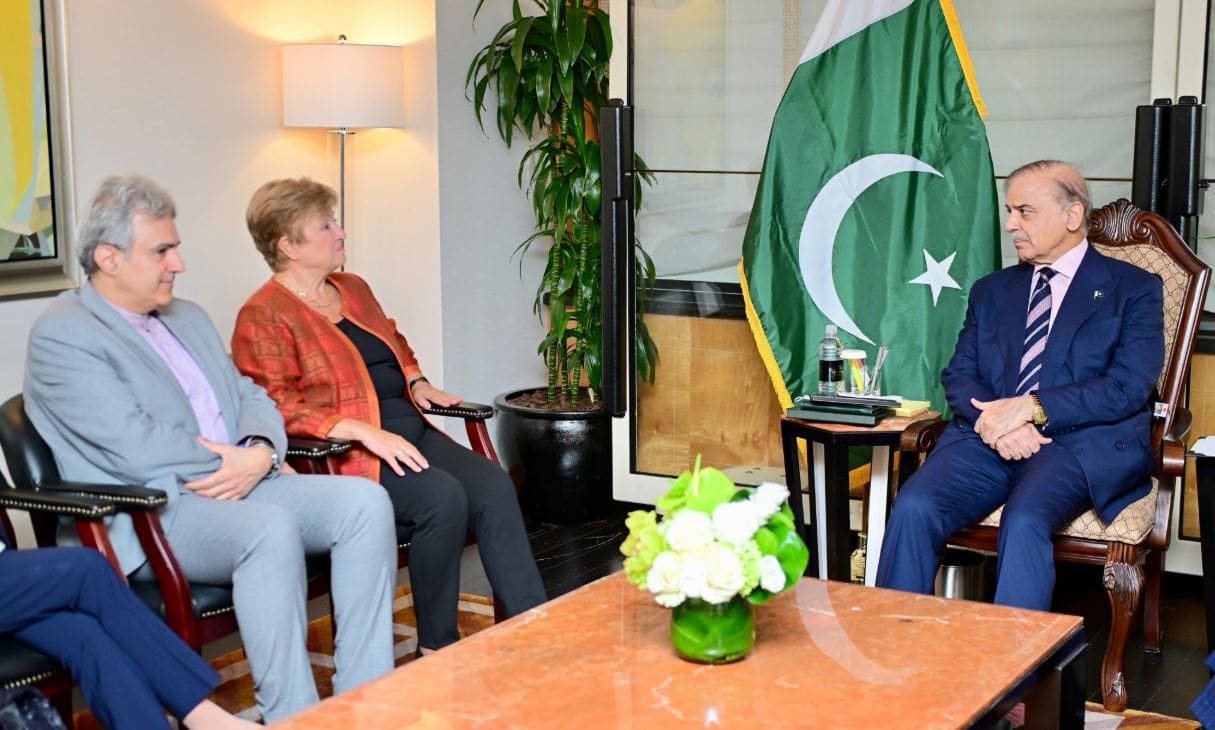 Pakistan Eyes 40 Billion From World Bank Imf Support Amid Flood Crisis