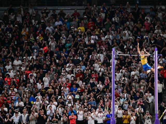 Sensational Duplantis soars to new pole vault world record  | The Express Tribune