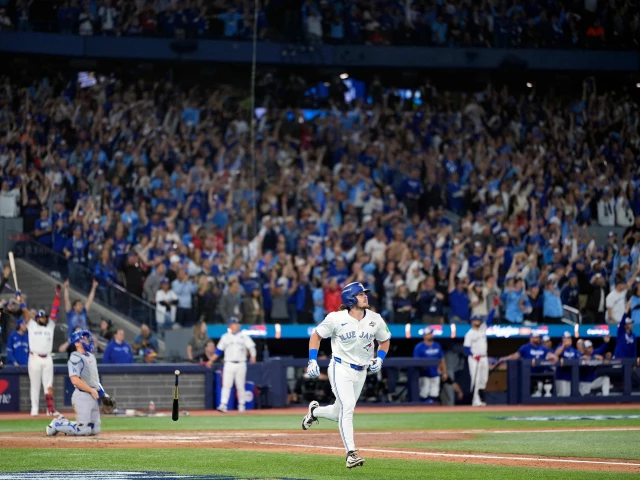 Blue Jays thrash Dodgers 11-4 to win World Series opener | The Express Tribune