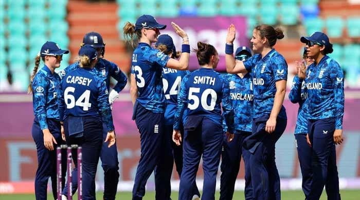 England's spinners and Jones star in World Cup win over New Zealand