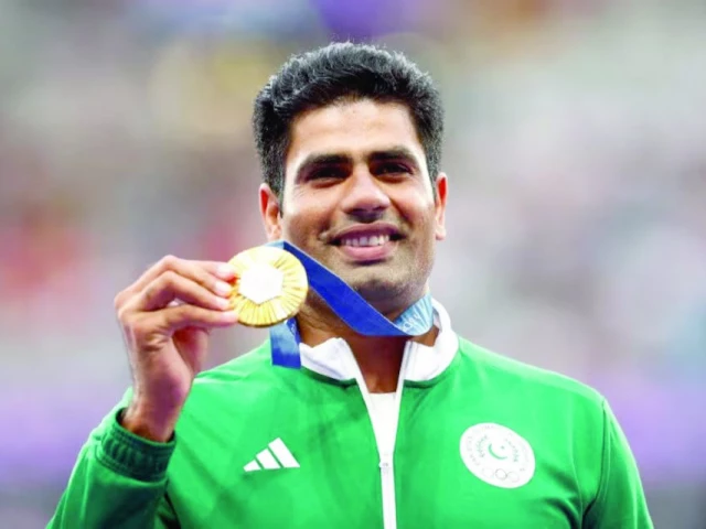 From backyard to Olympic glory: How Terseus Liebenberg shaped Arshad Nadeem | The Express Tribune