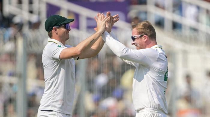 Harmer stars as South Africa bowl out India for 93 to win Test