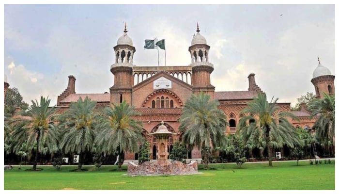 Lhc Fines Man Rs50000 After Woman Retracts Statement In Love Marriage Case