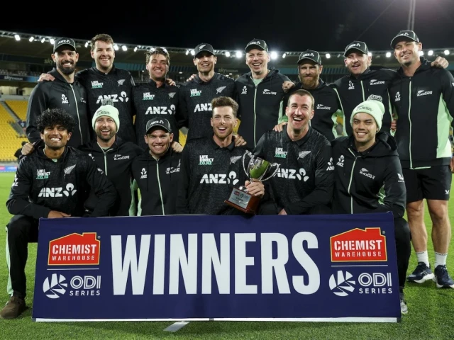 New Zealand outclass England to seal ODI series sweep | The Express Tribune