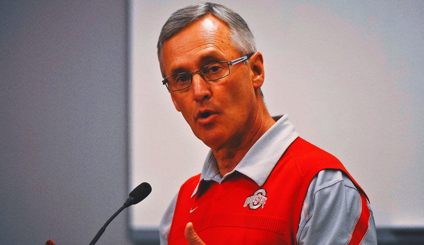 Ohio Lt. Gov. Tressel Puts Iconic Sweater-Vest On The Line Before Michigan Game
