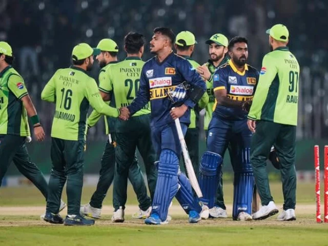 Sri Lanka board tells cricketers to stay in Pakistan after bomb blast | The Express Tribune