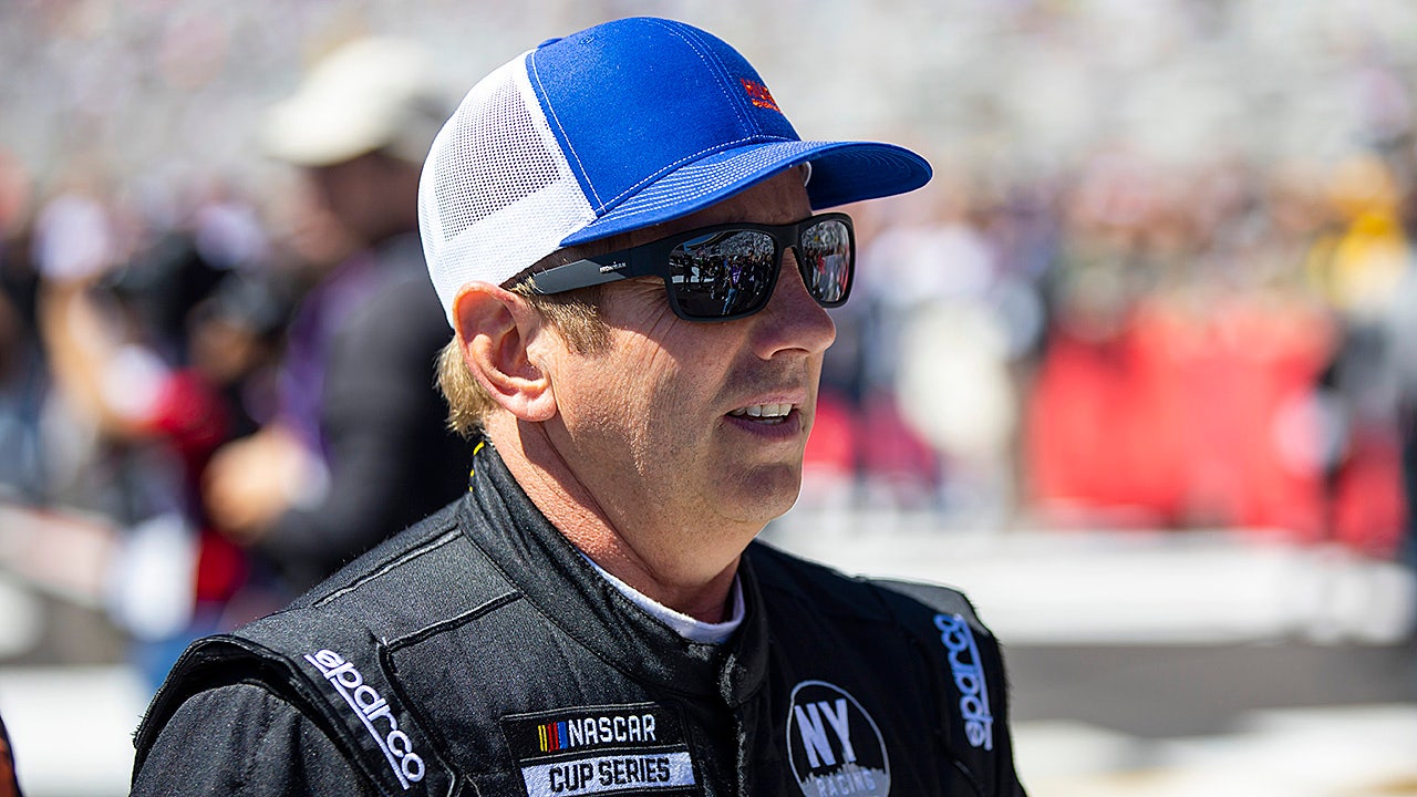 Airplane linked to former NASCAR star Greg Biffle crashes in North Carolina