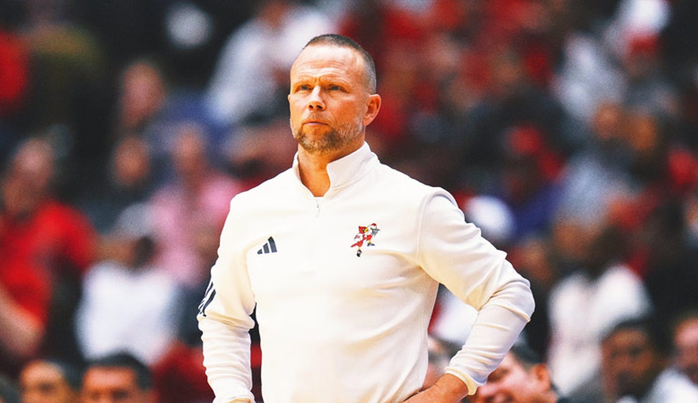 No. 6 Louisville HC Pat Kelsey on Loss to No. 25 Arkansas: 'It Was Unacceptable'