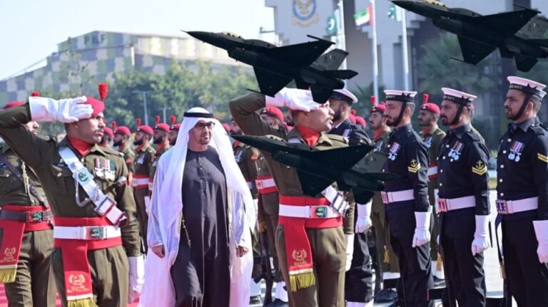 Paf Jf 17s Escort Uae President Sheikh Mohammed Bin Zayed In Pakistani Airspace