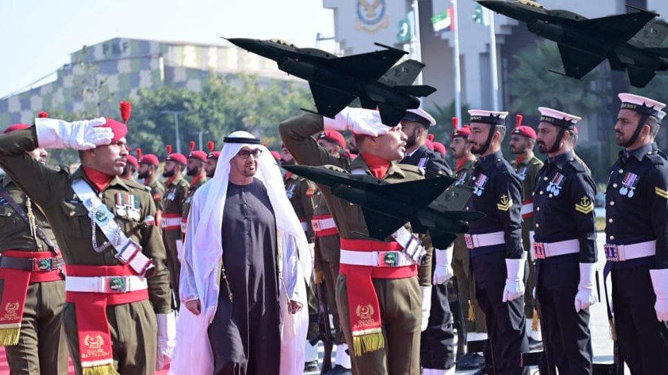 Paf Jf 17s Escort Uae President Sheikh Mohammed Bin Zayed In Pakistani Airspace