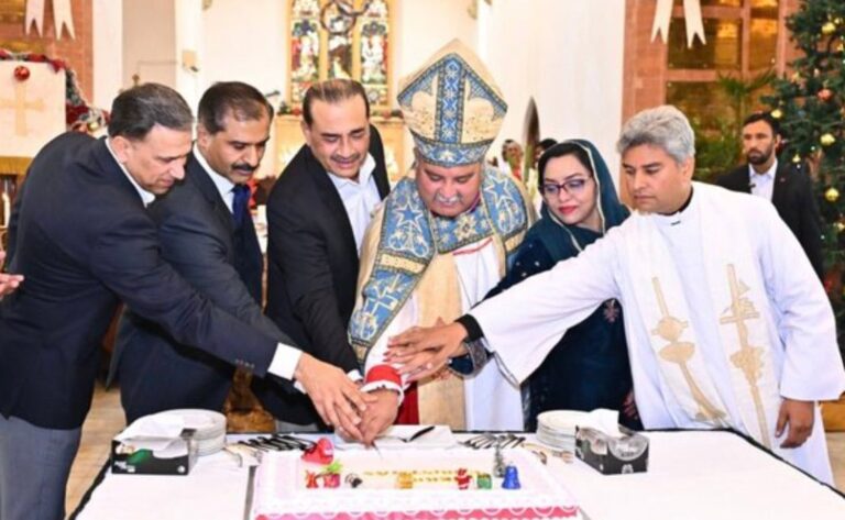 Pak Field Marshal Asim Munir joins Christians to mark festive Christmas Spirit
