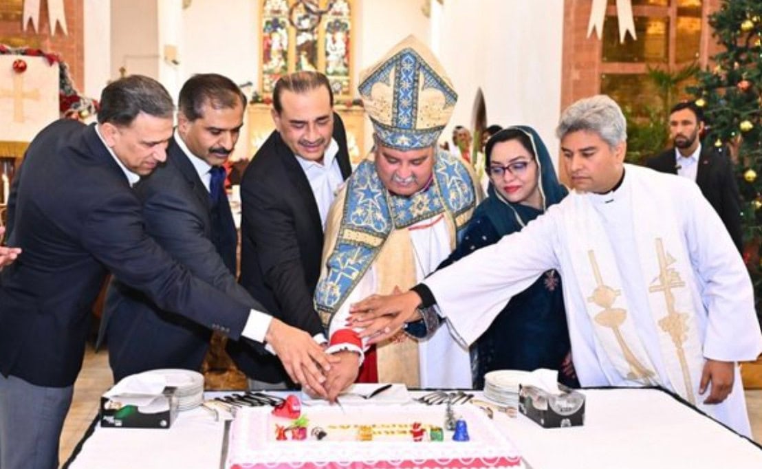Pak Field Marshal Asim Munir joins Christians to mark festive Christmas Spirit