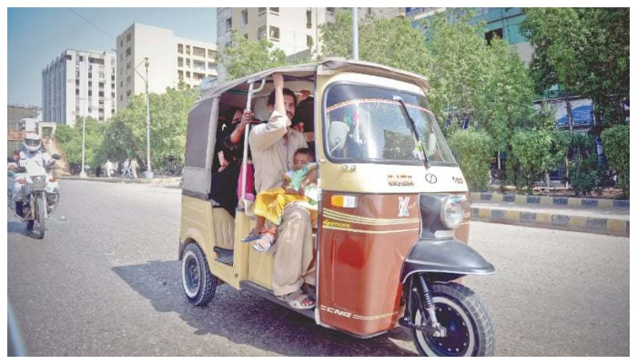 Rickshaws Banned On These Six Karachi Roads
