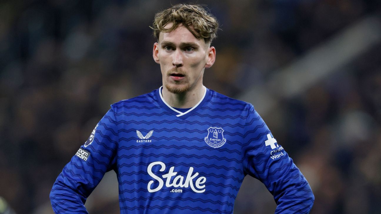 Transfer rumors, news: Man United consider re-signing midfielder Garner