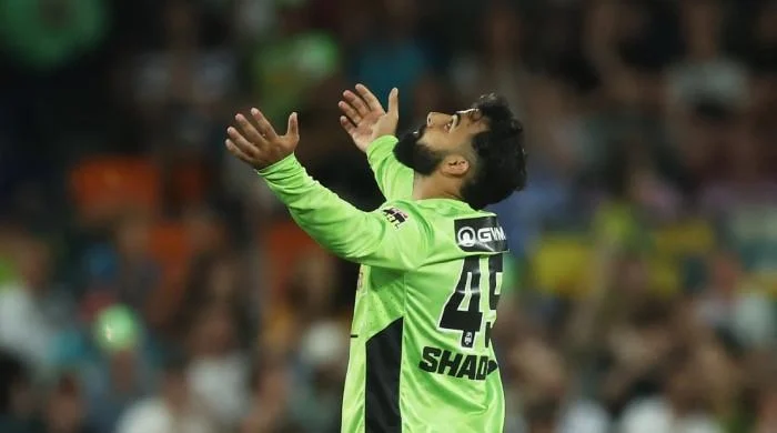 WATCH: Shadab Khan dismantles Brisbane Heat with four-wicket haul in BBL 15