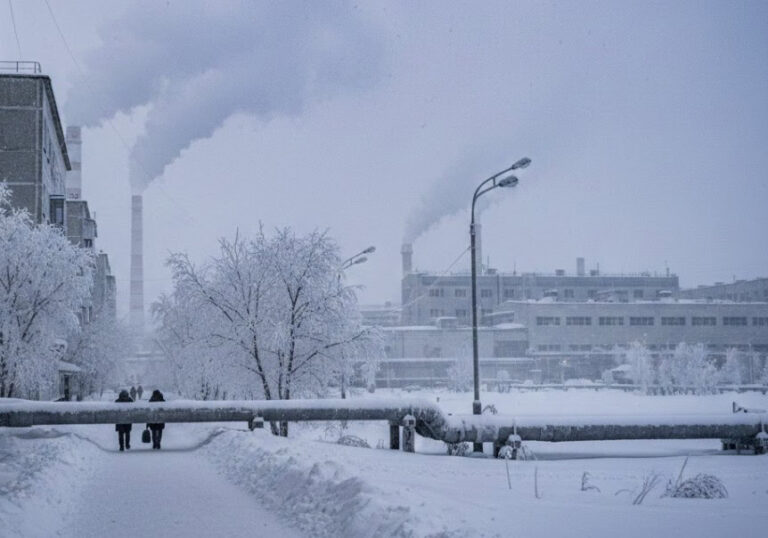 Worlds Coldest City Yakutsk Freezes Solid As Temperature Plunges To Record 56c