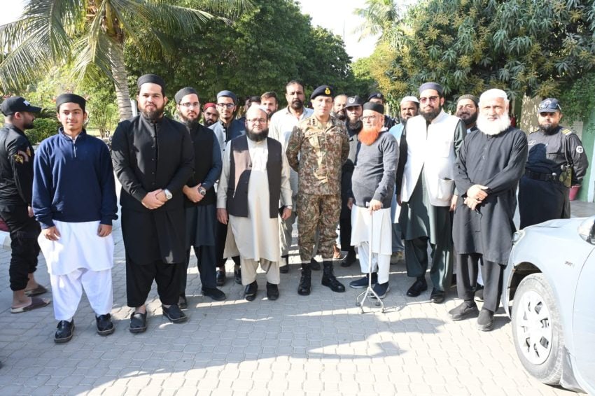 Dg Ispr Visits Jamia Darul Uloom Korangi Receives Warm Welcome From Religious Scholars