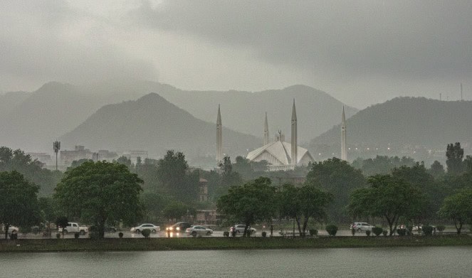 Islamabad Residents Brace For Cold Weather As Rains Thunderstorms Expected This Year