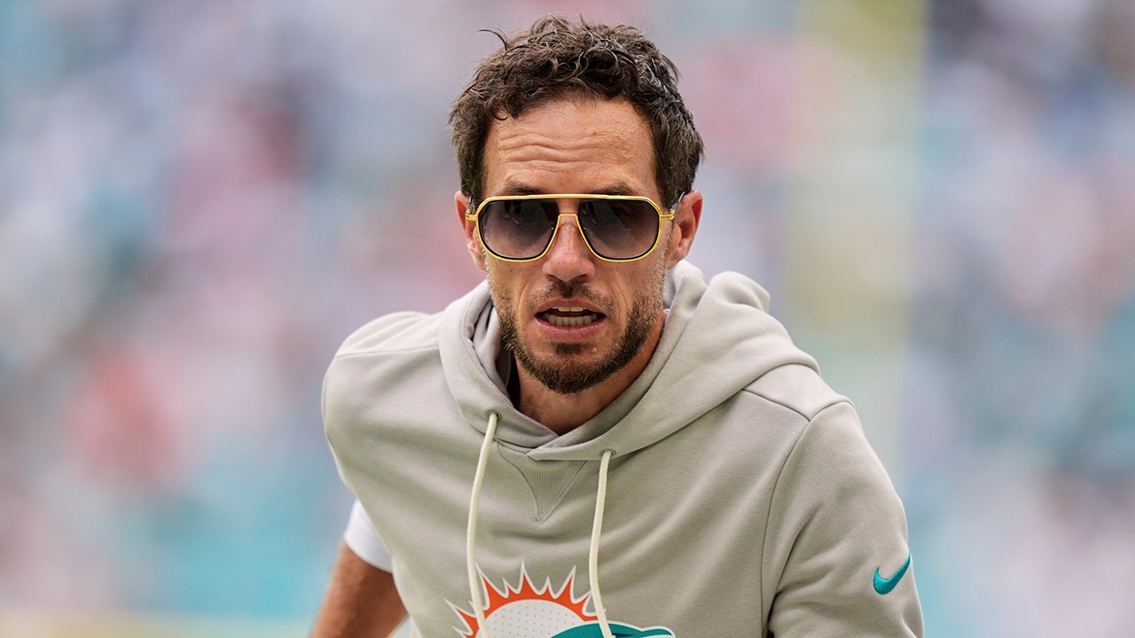 Mike McDaniel expected to join Chargers as offensive coordinator ‘barring a change of heart:’ report