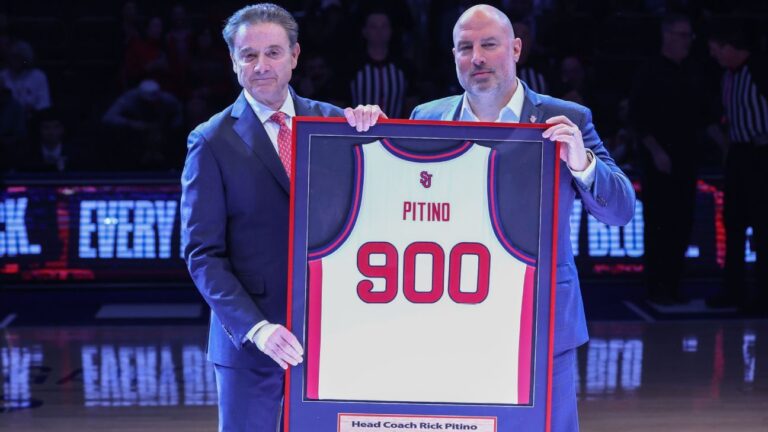 St. John’s honors Rick Pitino’s 900 wins with video tribute