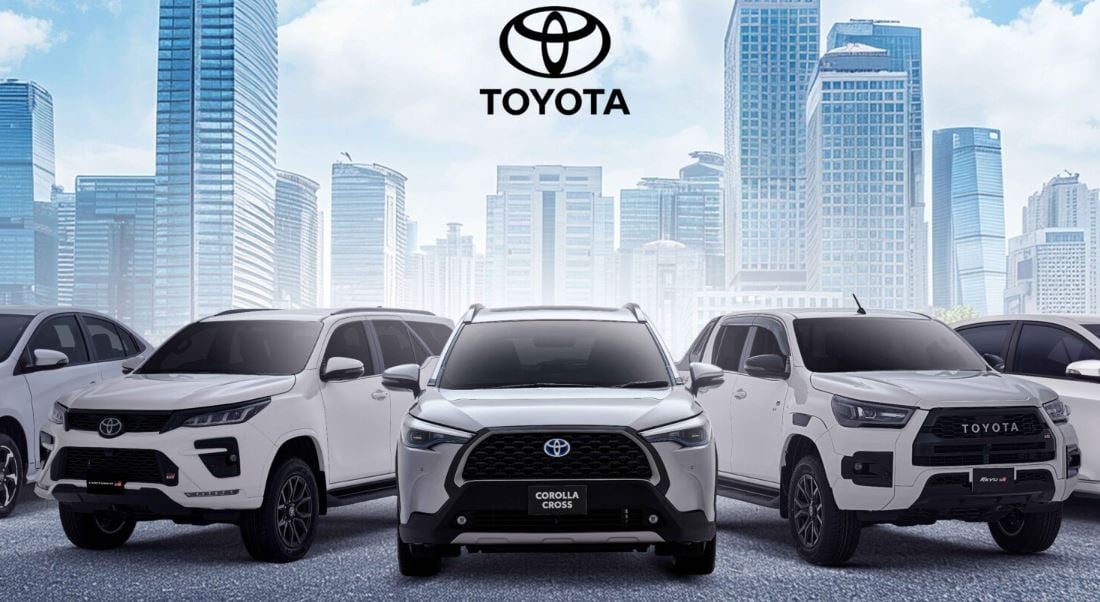 Toyota Car Prices Crash By Rs2 5 Million As Pakistan Buyers Rejoice
