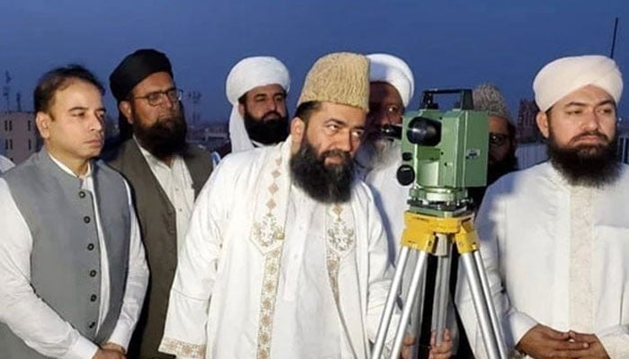 Ramadan Moon Sighted First Roza To Be Observed Tomorrow In Pakistan