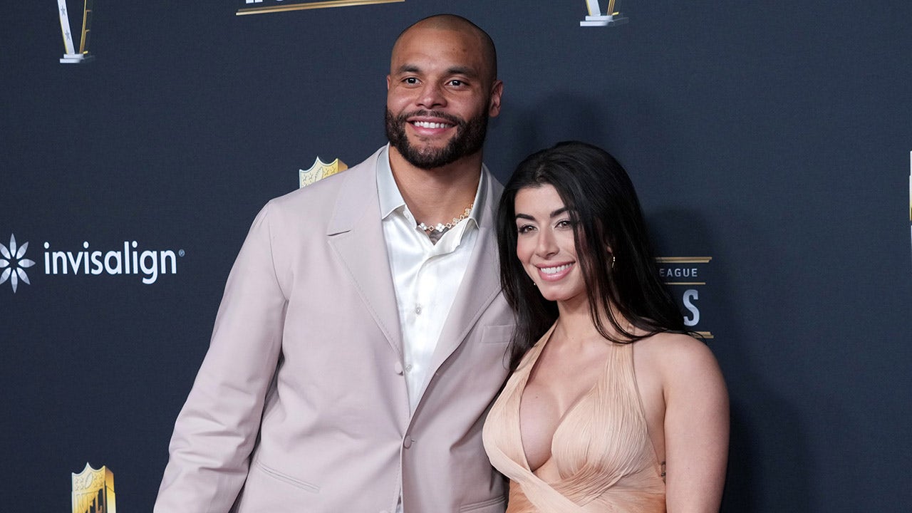 Cowboys’ Dak Prescott nowhere to be found in ex-fiancée’s family beach photos weeks after calling off wedding