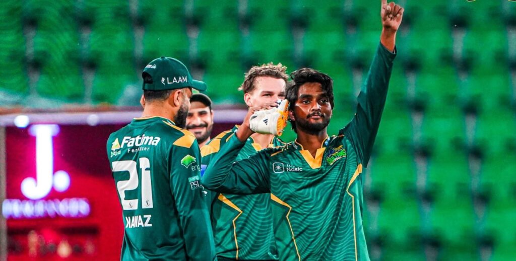 Debutant Momin Qamar dazzles as Multan Sultans hold Islamabad United to ...