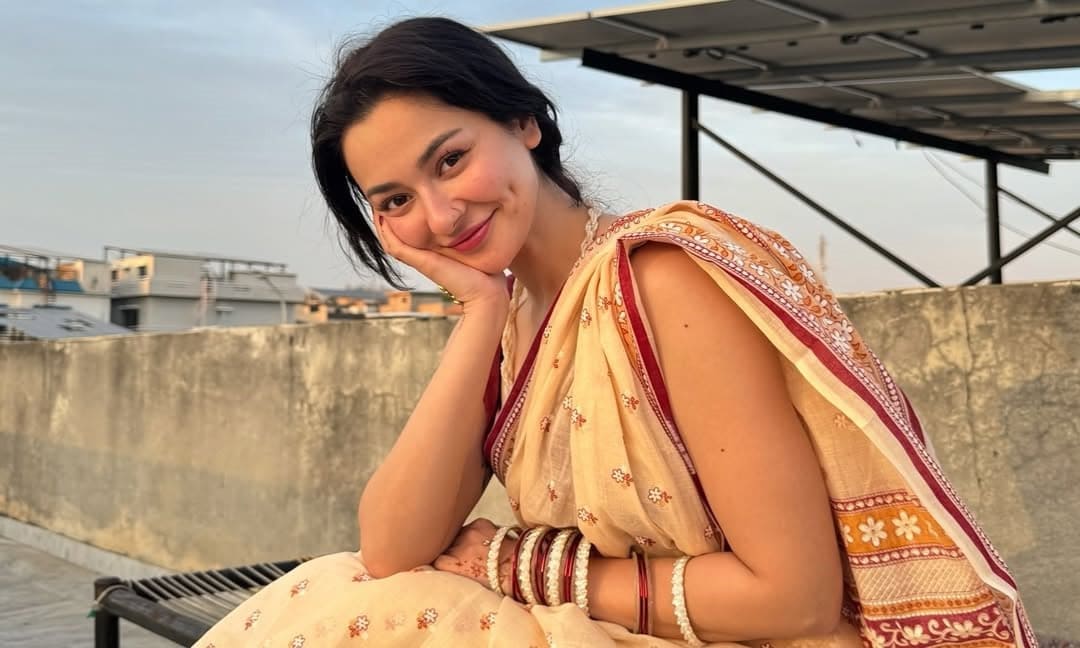 Hania Aamir’s ‘Sizzling’ Eid Saree Look Goes Viral