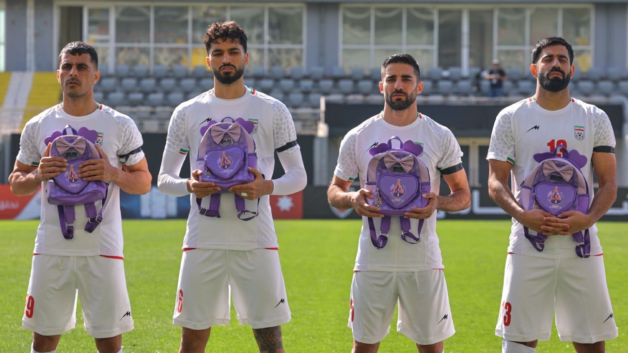 Iran’s soccer team honors victims of elementary school airstrike
