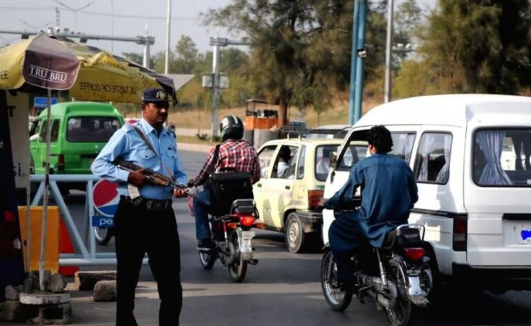 Islamabad On High Alert As Red Zone Key Areas Completely Sealed