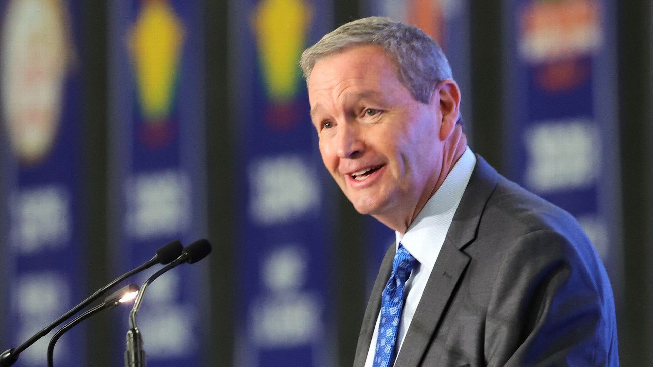 Mitch Barnhart retiring as Kentucky AD for new role at school