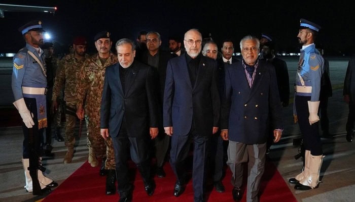 Iranian Delegation Arrives In Islamabad For Historic Talks With Us To End Me Conflict