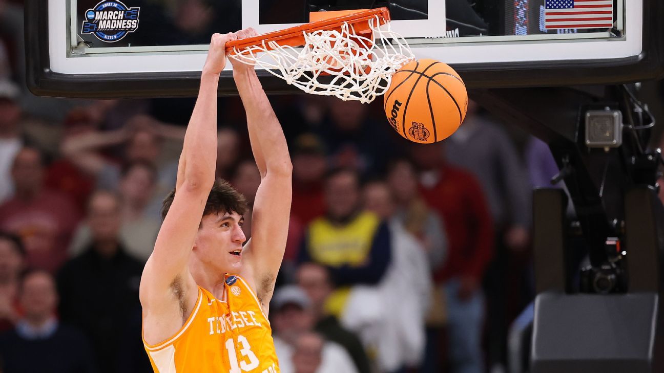 Michigan lands coveted Tennessee transfer J.P. Estrella