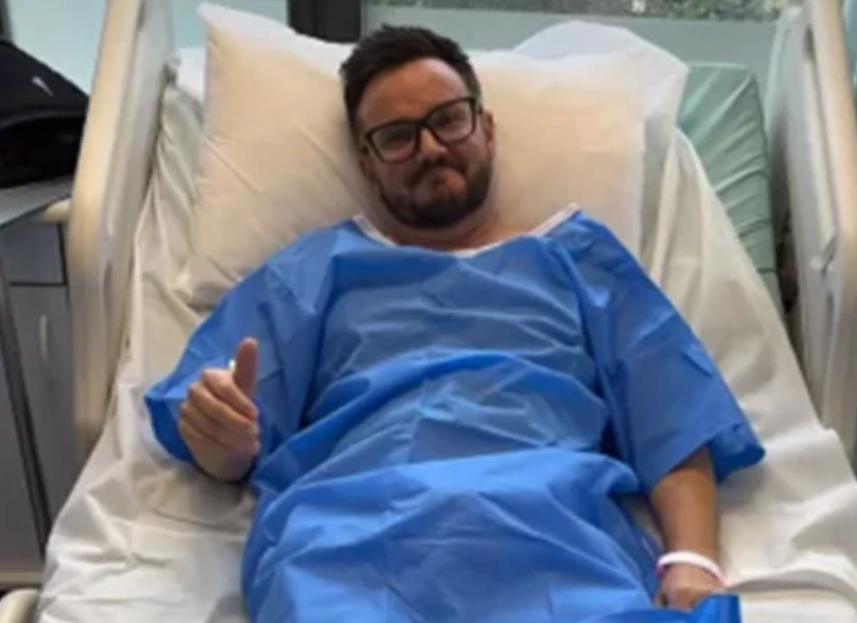 Pakistan Head Coach Mike Hesson Goes Under The Knife