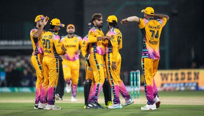 Peshawar Zalmi bowl out Hyderabad Kingsmen for 145 in PSL 11 clash