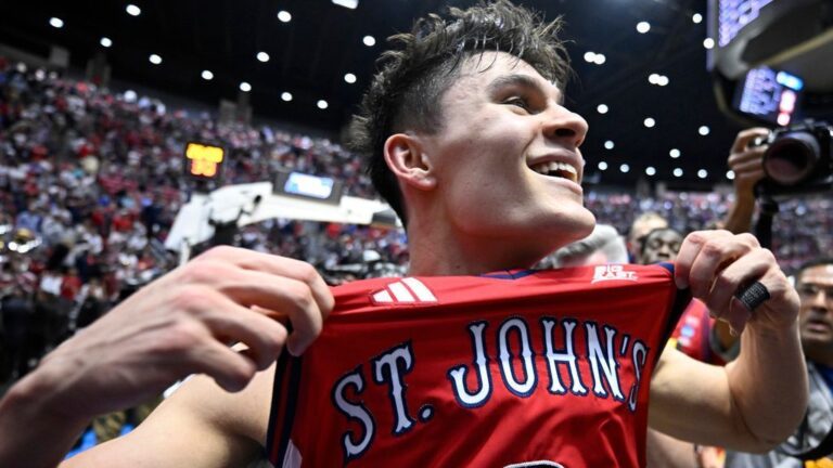 Sources: Dylan Darling hits portal; Quinn Ellis to St. John’s