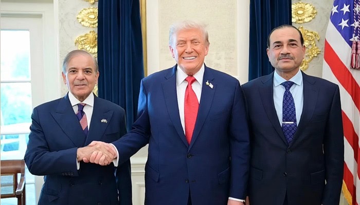 Trump Applauds Pakistans Key Role In Strait Of Hormuz Reopening