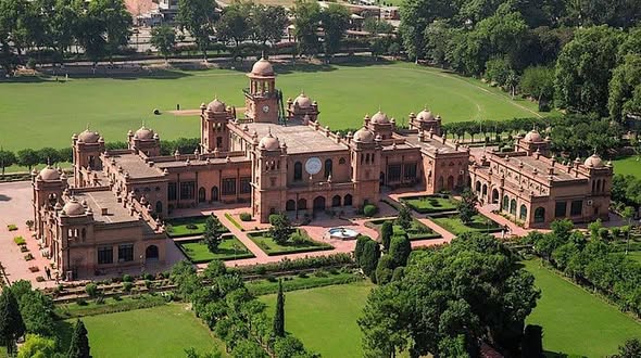 3 Students Suspended For Harassing Female Lecturer At Islamia College Peshawar