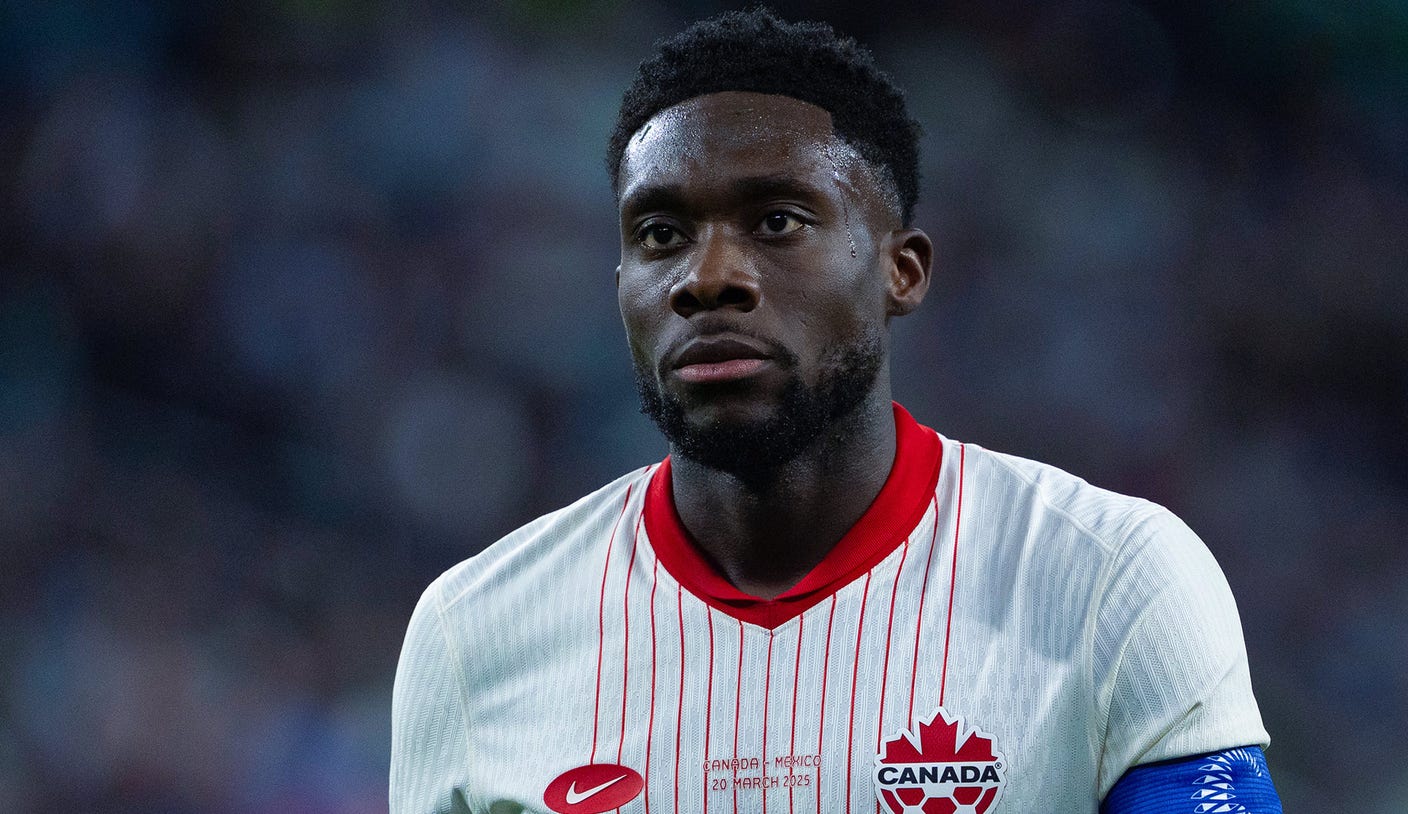 Alphonso Davies Named To Canada's World Cup Squad Despite Hamstring Injury