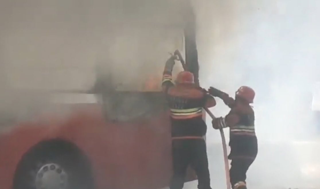 Fire Breaks Out In Metro Bus Near Rawalpindis Sixth Road