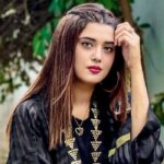 Kanwal Aftab Faces Backlash Over Makeup Debate During Hajj Journey