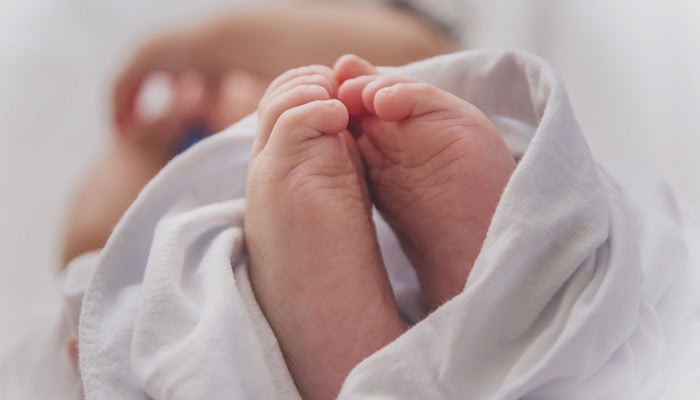 Karachi woman allegedly gives birth to child in Jinnah Hospital’s washroom