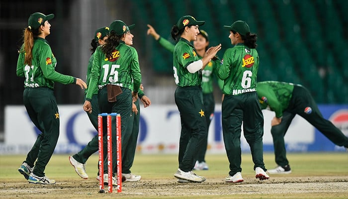 Pakistan crush Zimbabwe in final T20I to complete series whitewash