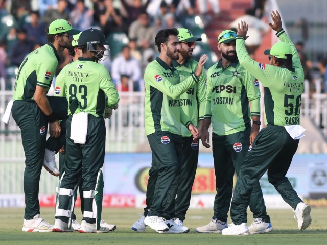 Pakistan outspin Australia in 1,000th ODI as Minhas makes history | The Express Tribune